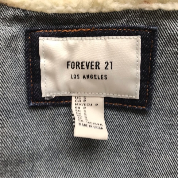 Denim jacket with faux fur collar - Picture 12 of 12